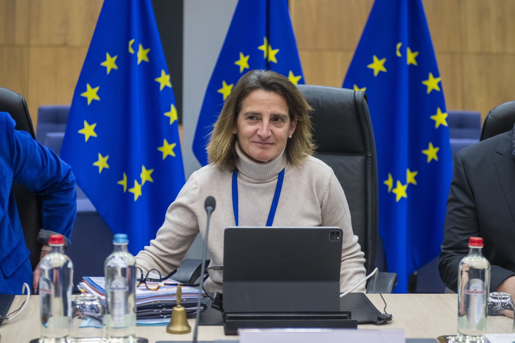 Comisia ANALIZEAZĂ opțiunile pentru un program PAN-EUROPEAN de stimulare a cererii de mașini electrice