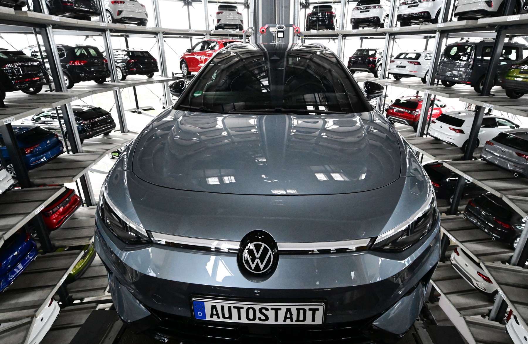 Volkswagen promite o mașină electrică de 20.000 de euro, „fabricată în Europa pentru Europa”