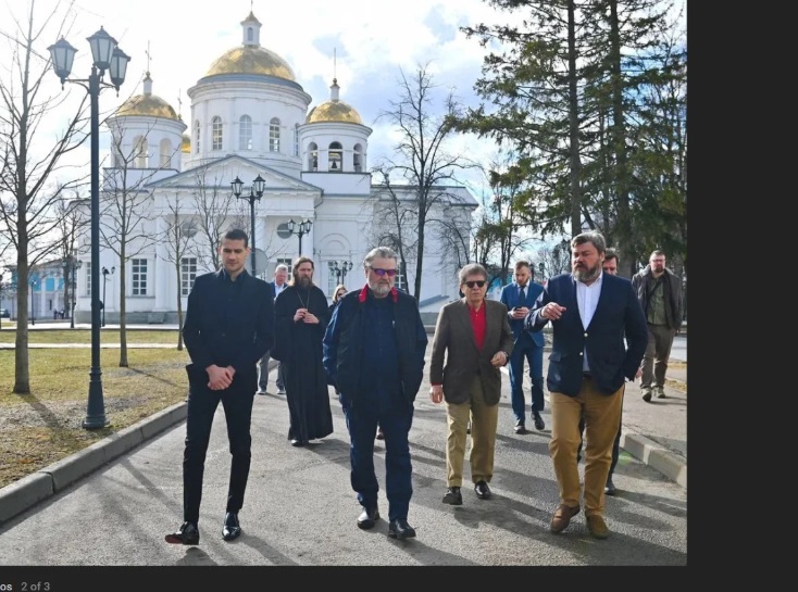 Influencerul Mario Nawfal s-a întâlnit la MOSCOVA cu Alexander Dughin, ideologul lui Putin, și Konstantin Malofeev, oligarh rus Influencerul Mario Nawfal s-a întâlnit la MOSCOVA cu Alexander Dughin, ideologul lui Putin, și Konstantin Malofeev, oligarh rus