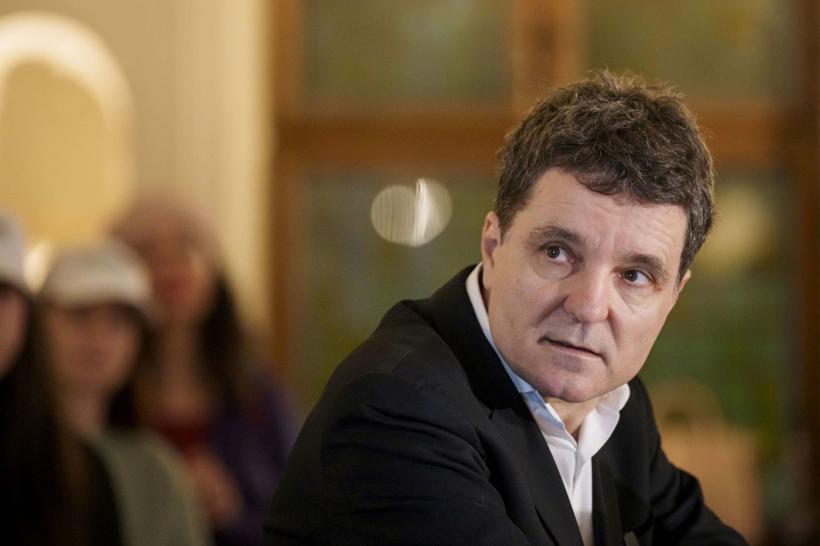 Onestitate în politică, un ideal sau o posibilitate reală?