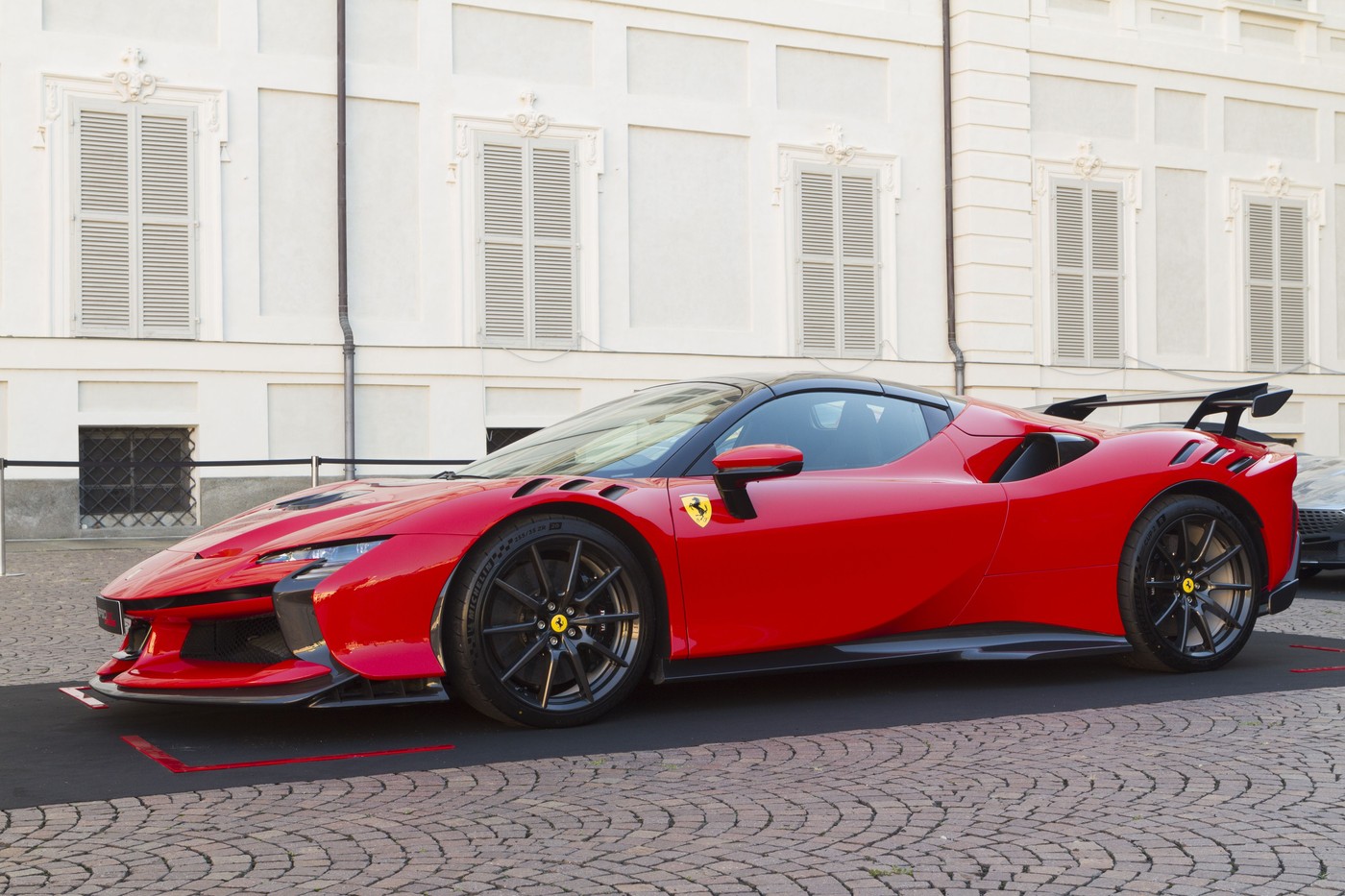 Ferrari majorează cu 10% prețul mașinilor vândute în Statele Unite, ca răspuns la taxele vamale impuse de Administrația Trump