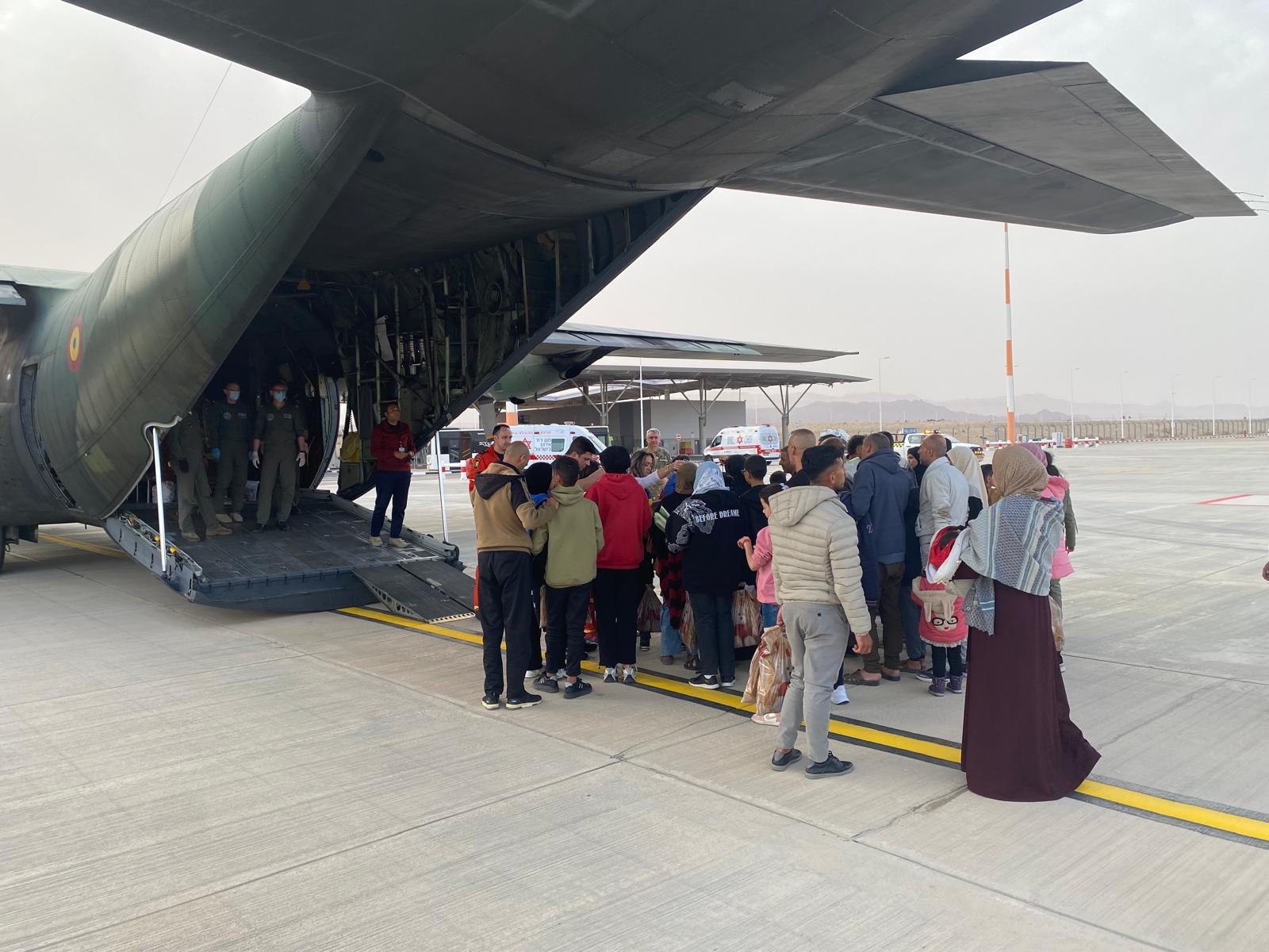 O aeronavă Hercules a Forțelor Aeriene Române a extras refugiați palestinieni din Israel. Destinația, România, Norvegia, Malta și Luxemburg