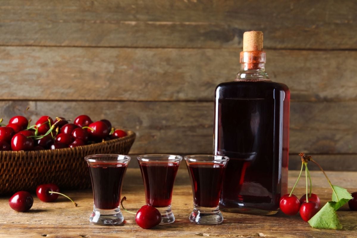 Cât alcool se pune la vişinată