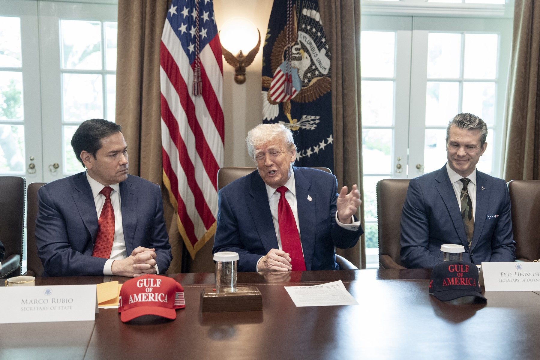 Trump neagă responsabilitatea pentru starea economiei SUA și speră să obțină un acord comercial cu Administrația Chinei