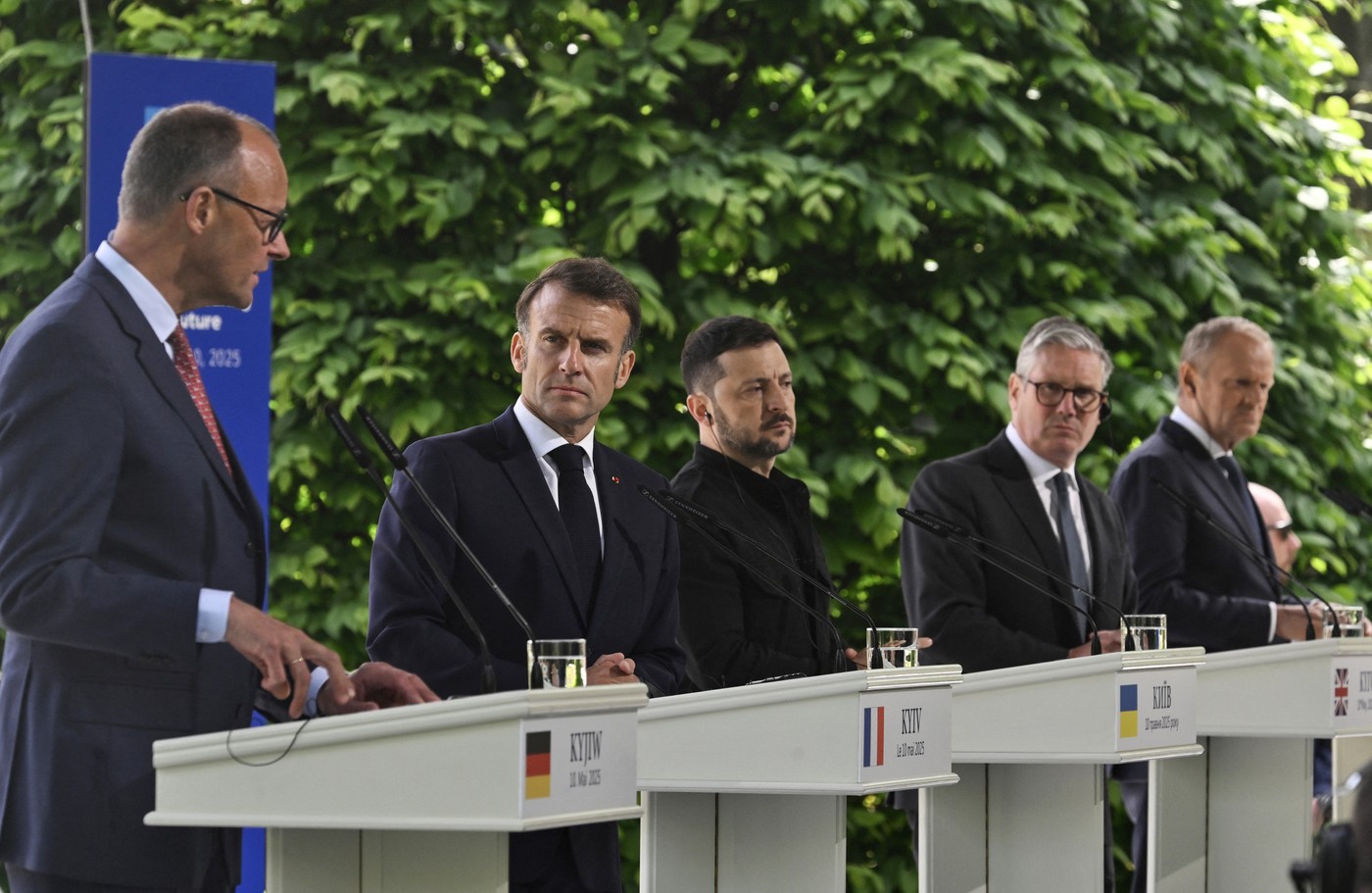 Emmanuel Macron anunță că propunerea de încetare a focului în Ucraina este susținută de SUA. Reacția Kremlinului Emmanuel Macron anunță că propunerea de încetare a focului în Ucraina este susținută de SUA. Reacția Kremlinului