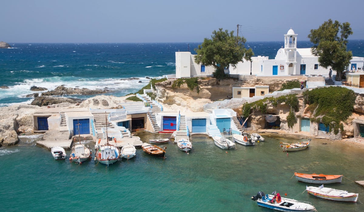 Descoperă insula grecească cu zeci de plaje ascunse. Experții spun să o vizitezi cât încă e un secret