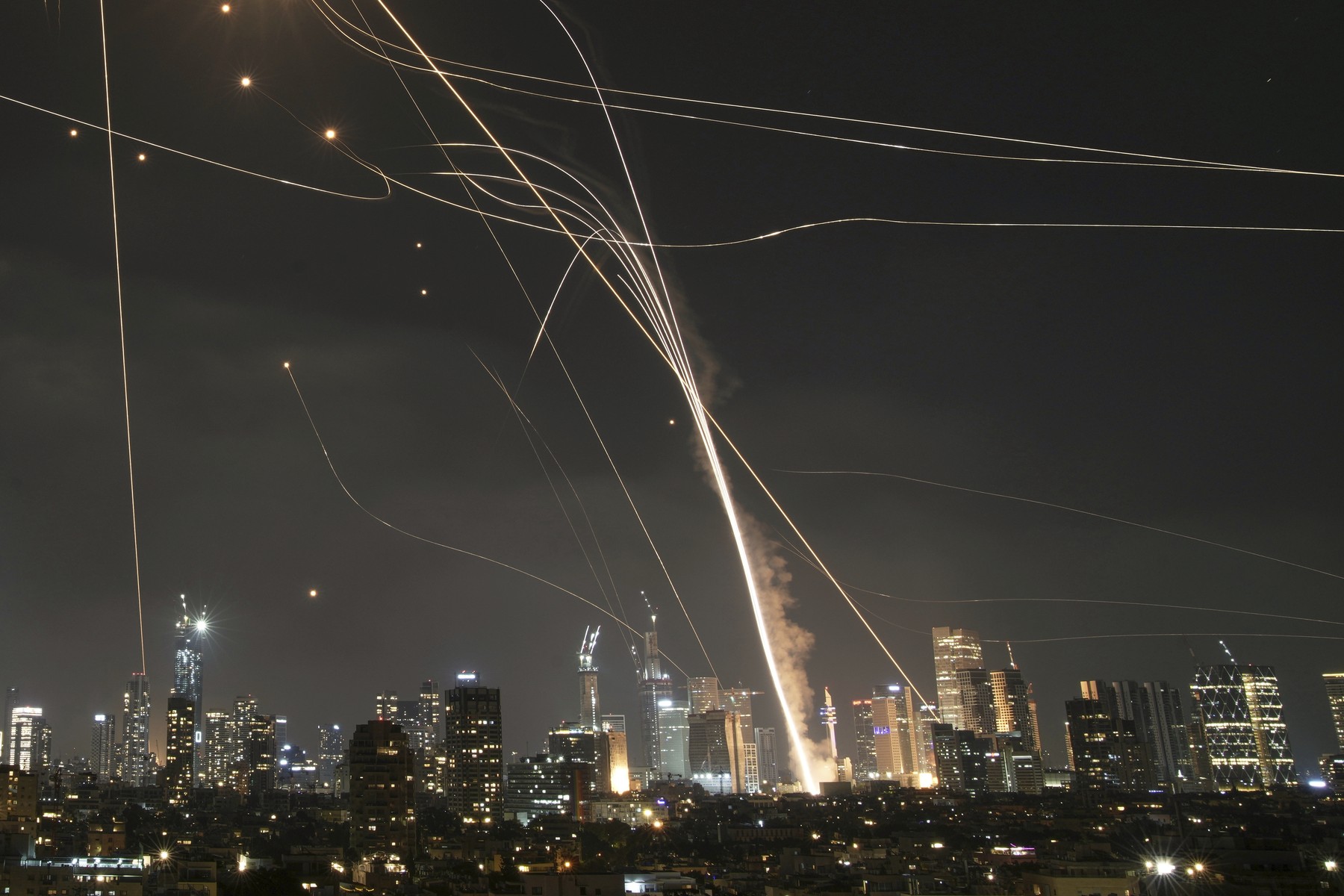 Israelul AMENINȚĂ Iranul cu un nou atac, din cauza depășirii „liniilor roșii” /Armata americană a ajutat la interceptarea rachetelor iraniene