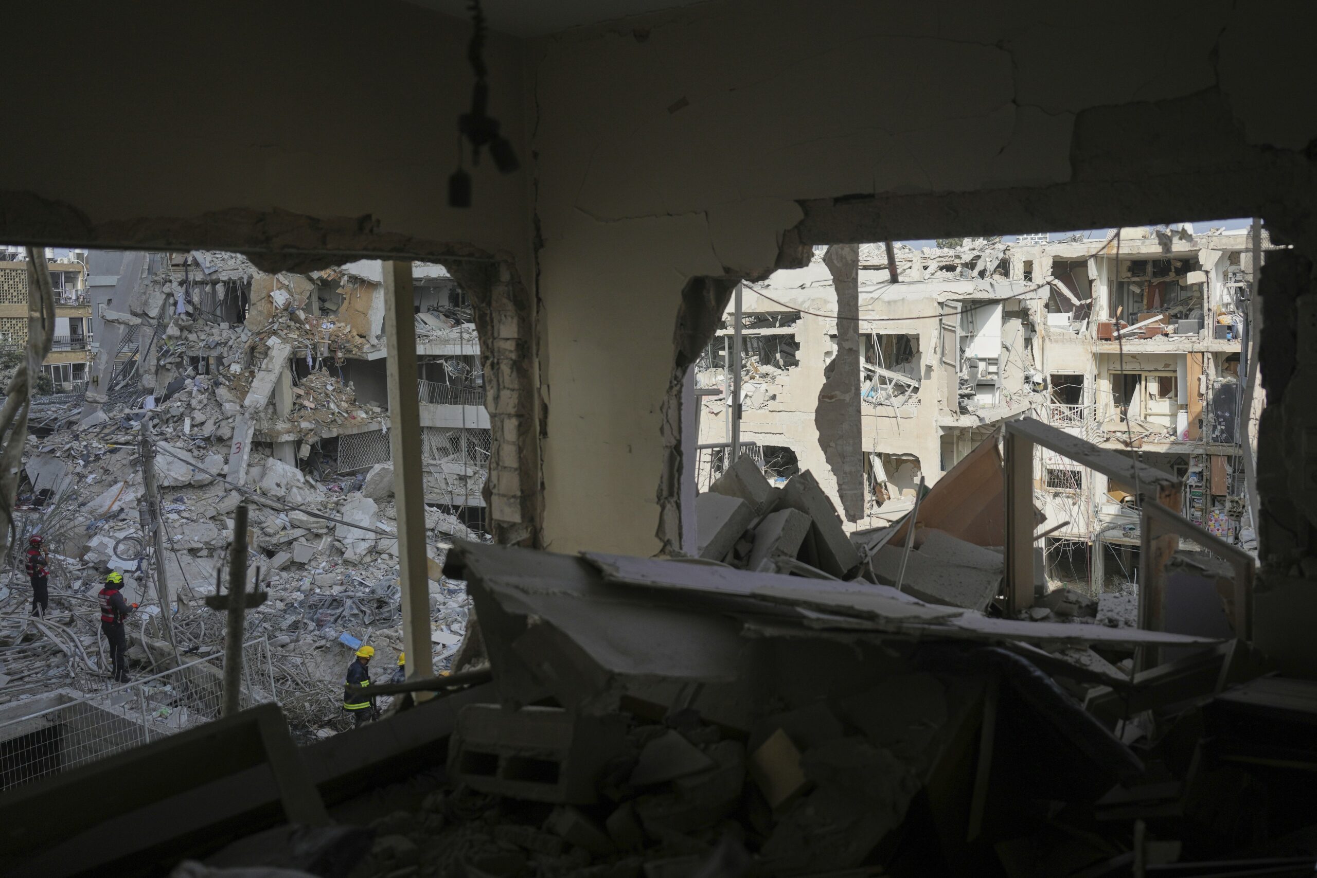 „Praf și pulbere s-a făcut tot; totul s-a dus în noaptea asta”