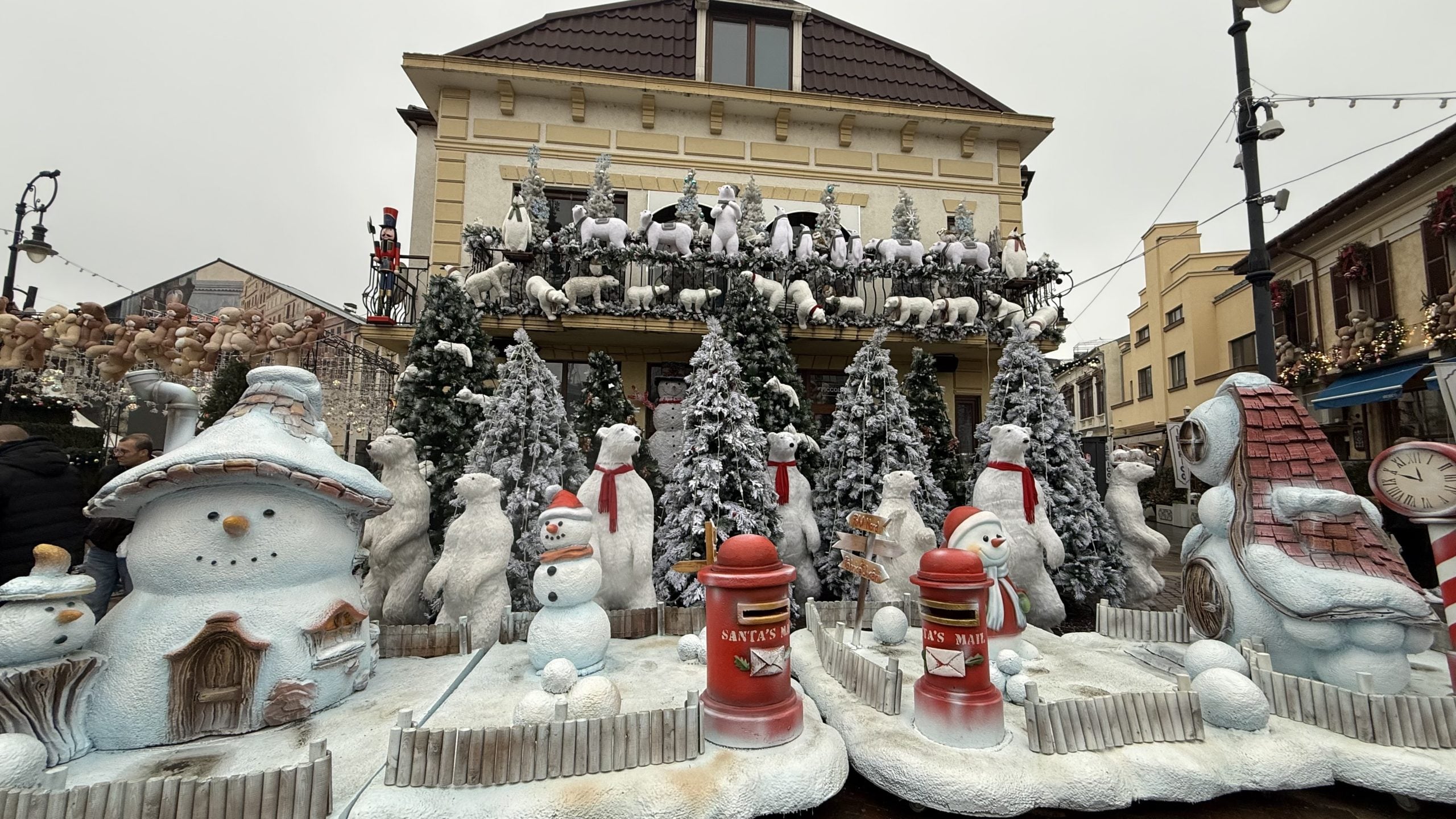 Sărbători cu nod în gât. Cum să nu clachezi psihic de Crăciun: sfaturile psihologului