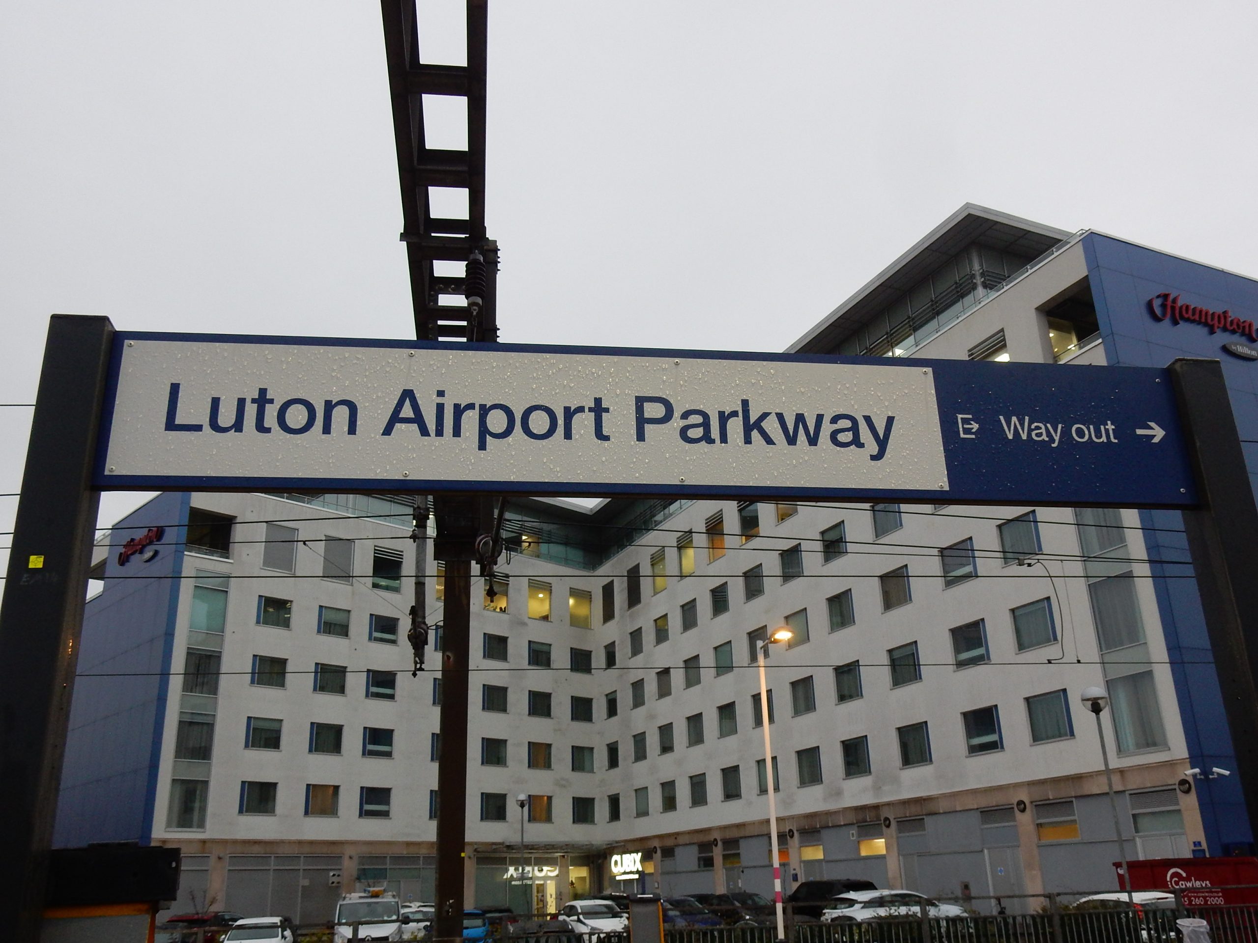 Accesul persoanelor cu dublă cetățenie interzis în Marea Britanie. În ce condiții se mai poate intra în Regatul Unit, după 25 februarie