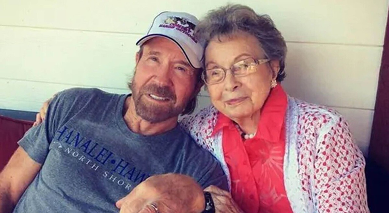 Cauza morții lui Chuck Norris e ținută secretă de familia legendarului actor