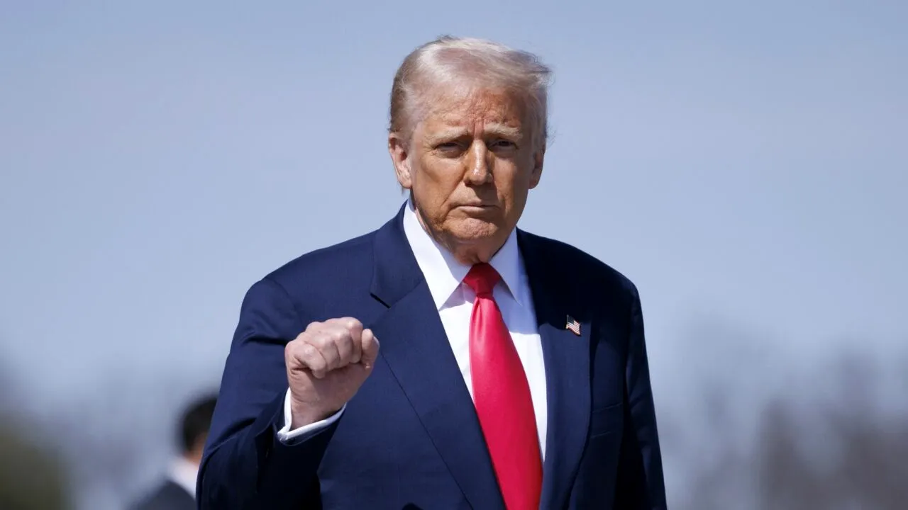 Trump a pus ochii pe Tărâmul lui Dracula. Potrivit New York Times, compania președintelui vrea să dezvolte un proiect imobiliar în inima Transilvaniei