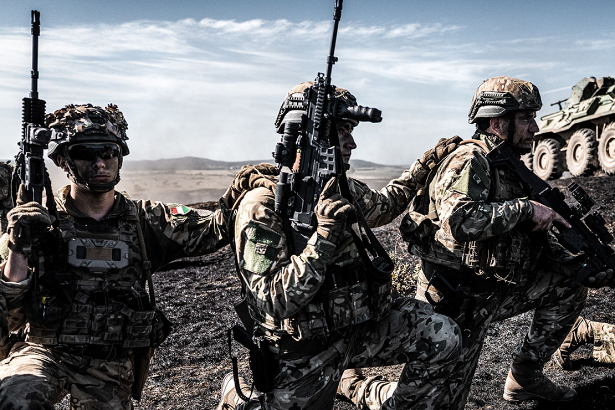 Italia cere accelerarea producției de armament, pe fondul escaladării războiului din Orient. Apel pentru reducerea birocrației în industria de apărare