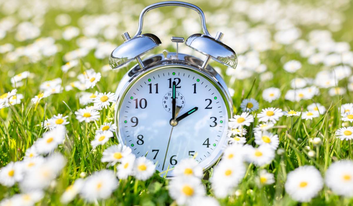 De ce dăm ceasul înainte. Motivul real din spatele orei de vară