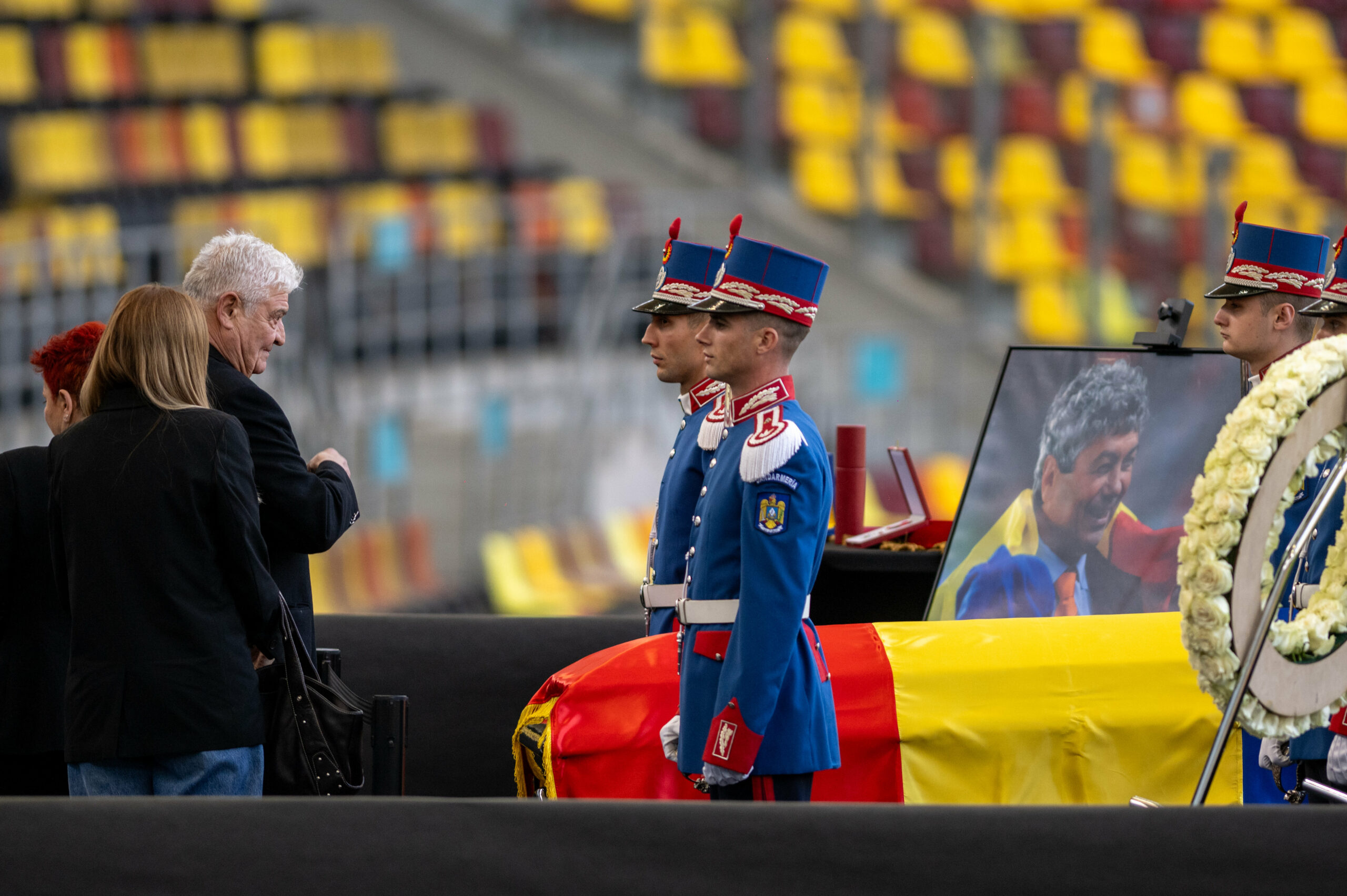 Ce i-a spus Ioan Andone lui Răzvan Lucescu la priveghiul lui „Il Luce” Ce i-a spus Ioan Andone lui Răzvan Lucescu la priveghiul lui „Il Luce”